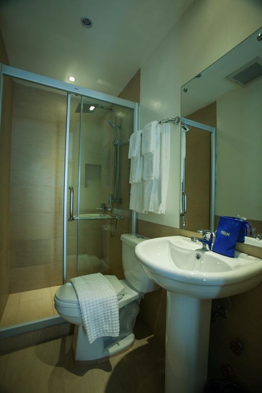 סן פדרו מקאטי Fersal Hotel Makati Avenue חדר תמונה