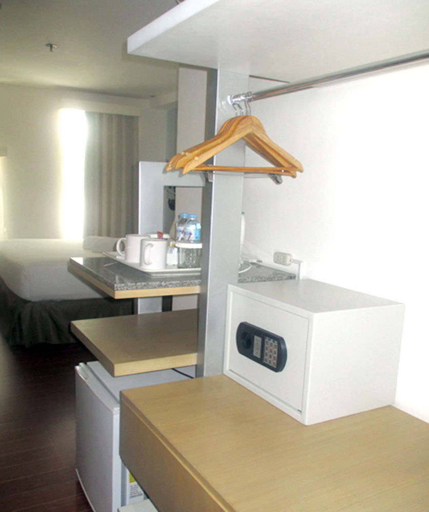 סן פדרו מקאטי Fersal Hotel Makati Avenue מראה חיצוני תמונה