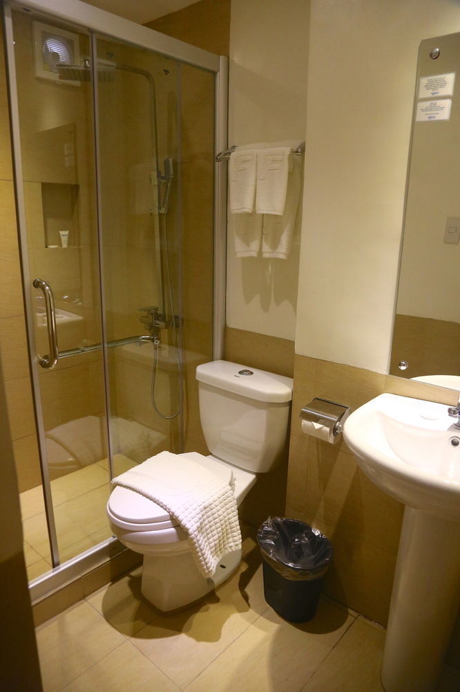 סן פדרו מקאטי Fersal Hotel Makati Avenue מראה חיצוני תמונה