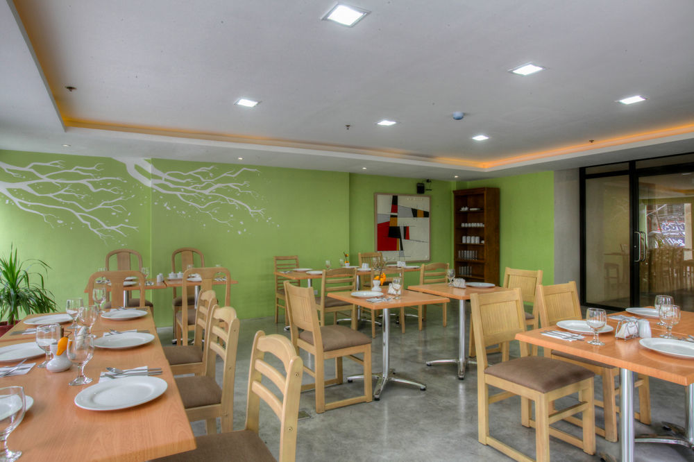 סן פדרו מקאטי Fersal Hotel Makati Avenue מראה חיצוני תמונה